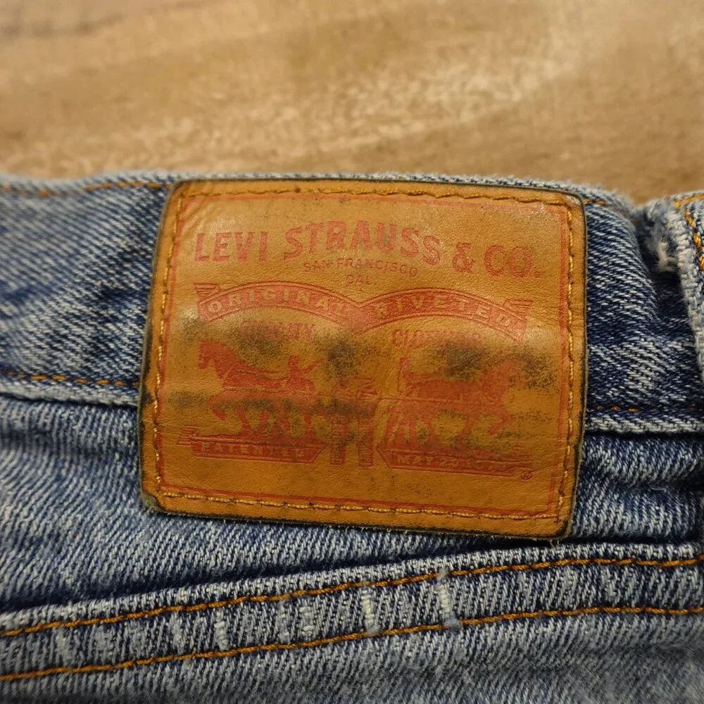 Levi’s 501 Denim Shorts Women’s 28‎ Light Wash Cutoff Vintage White Oak Cone